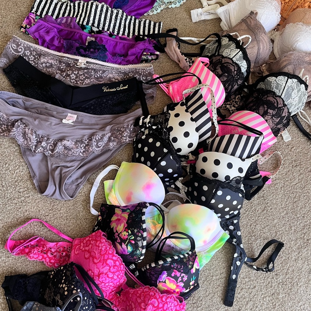 Victoria's Secret huge lot of bras and panties vintage pristine condition